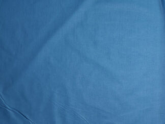 Bomuldslærred ensfarvet blå - OEKO-TEX. Velegnet til både babyquilts, dynebetræk, og lækkert babytilbehør. Bomuldslærred i blå er alsidigt produkt